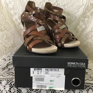 Kenneth Cole Reaction "pine for you" size 9M